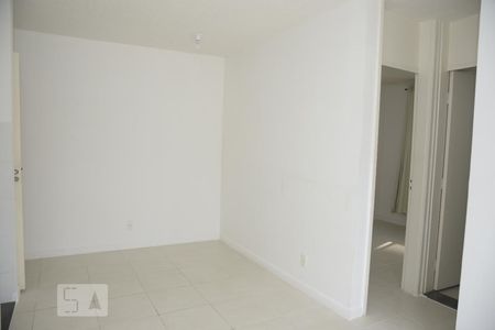 Sala de apartamento para alugar com 2 quartos, 48m² em Jacarepaguá, Rio de Janeiro