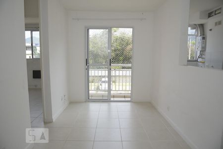 Sala de apartamento para alugar com 2 quartos, 48m² em Jacarepaguá, Rio de Janeiro