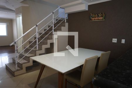 Casa para alugar com 3 quartos, 210m² em Vila São Pedro, São Paulo