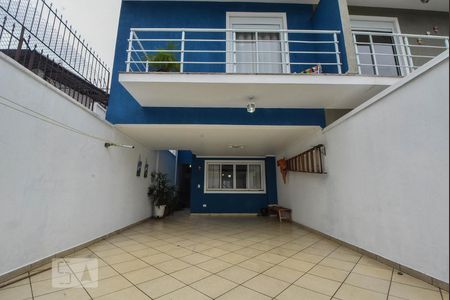 Garagem de casa para alugar com 3 quartos, 210m² em Vila São Pedro, São Paulo