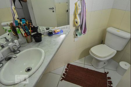 Casa para alugar com 210m², 3 quartos e 4 vagas Casa para alugar com 210m², 3 quartos e 4 vagasBanheiro Suíte 03