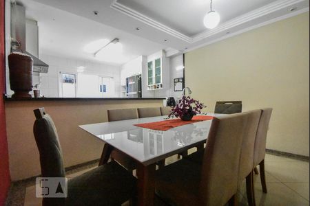 Casa para alugar com 210m², 3 quartos e 4 vagas Casa para alugar com 210m², 3 quartos e 4 vagasSala de Jantar