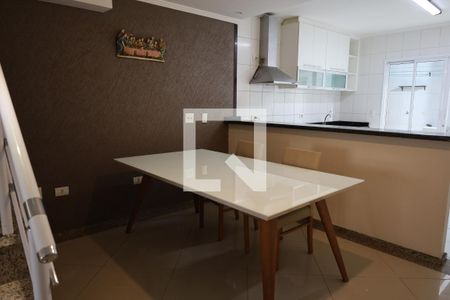 Casa para alugar com 3 quartos, 210m² em Vila São Pedro, São Paulo