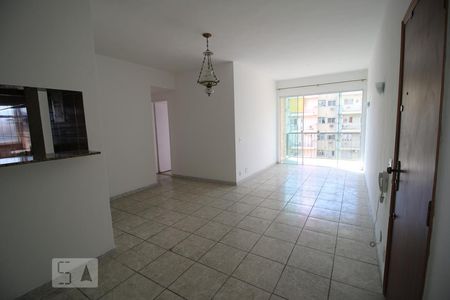 Sala de apartamento para alugar com 3 quartos, 97m² em Tanque, Rio de Janeiro