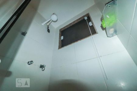 Banheiro de apartamento para alugar com 2 quartos, 55m² em Freguesia (jacarepaguá), Rio de Janeiro