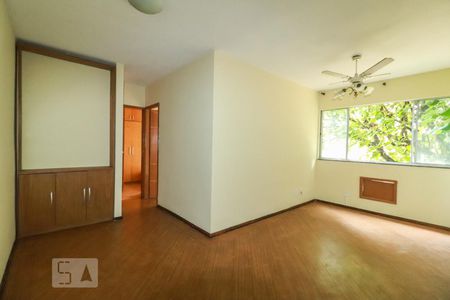Sala de apartamento para alugar com 2 quartos, 55m² em Freguesia (jacarepaguá), Rio de Janeiro