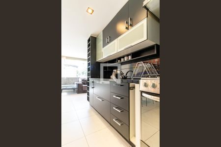 Cozinha de apartamento para alugar com 1 quarto, 60m² em Itaim Bibi , São Paulo