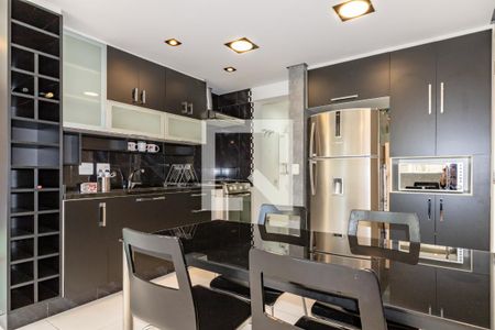 Cozinha de apartamento para alugar com 1 quarto, 60m² em Itaim Bibi , São Paulo