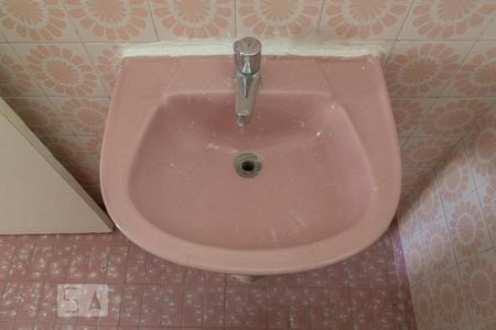 Apartamento à venda com 64m², 2 quartos e sem vagaDetalhe do banheiro 