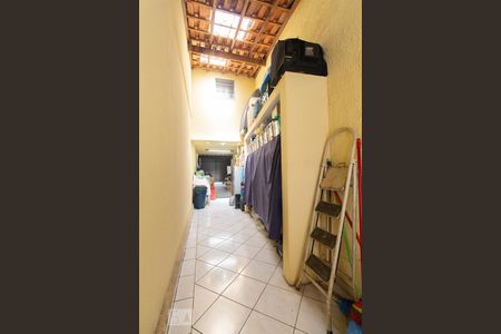 Casa de condomínio à venda com 280m², 4 quartos e 7 vagas Casa de condomínio à venda com 280m², 4 quartos e 7 vagasÁrea