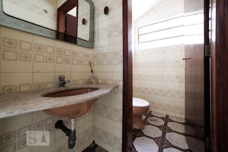 Lavabo de casa para alugar com 3 quartos, 127m² em Jardim Luanda, São Paulo