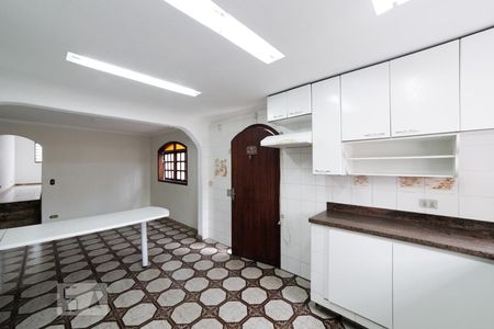 Cozinha de casa para alugar com 3 quartos, 127m² em Jardim Luanda, São Paulo