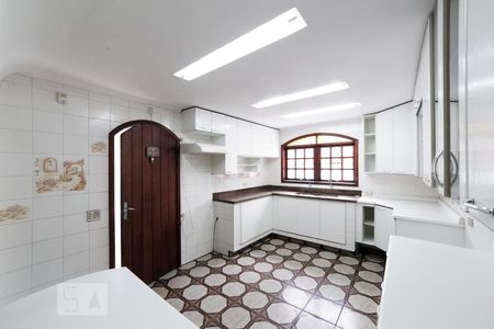 Cozinha de casa para alugar com 3 quartos, 127m² em Jardim Luanda, São Paulo