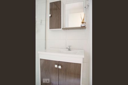 Banheiro de apartamento para alugar com 3 quartos, 50m² em Igara, Canoas