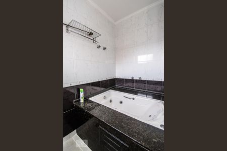 Casa à venda com 150m², 3 quartos e 5 vagasBanheiro da Suíte 1