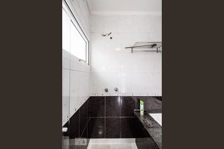 Casa à venda com 150m², 3 quartos e 5 vagasBanheiro da Suíte 1