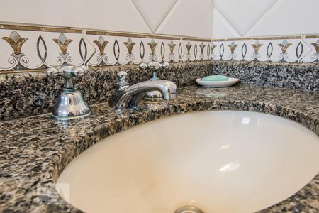 Casa à venda com 150m², 3 quartos e 5 vagasBanheiro da Suíte 2