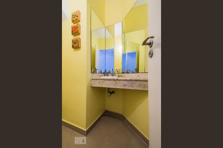 Casa à venda com 150m², 3 quartos e 5 vagasBanheiro 4