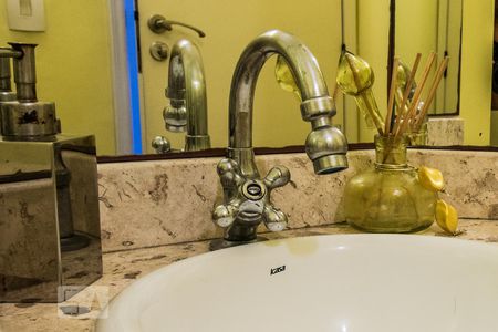 Casa à venda com 150m², 3 quartos e 5 vagasBanheiro 4