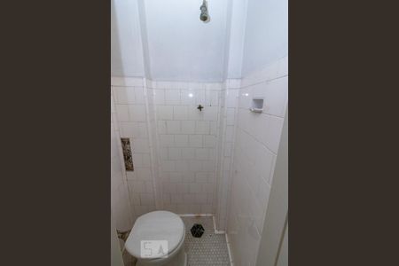 Banheiro de serviço de apartamento para alugar com 2 quartos, 55m² em Méier, Rio de Janeiro