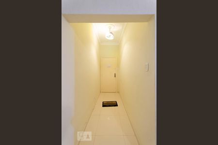 Corredor de acesso social de apartamento à venda com 2 quartos, 70m² em Lagoa, Rio de Janeiro
