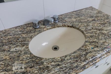 Apartamento à venda com 150m², 3 quartos e 2 vagas Apartamento à venda com 150m², 3 quartos e 2 vagasBanheiro da suite