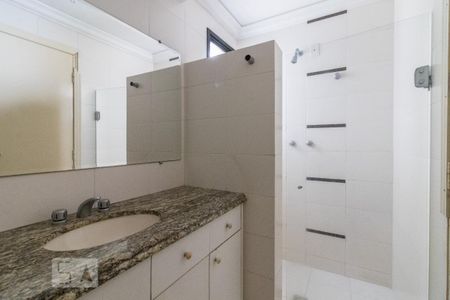 Apartamento à venda com 150m², 3 quartos e 2 vagas Apartamento à venda com 150m², 3 quartos e 2 vagasBanheiro social