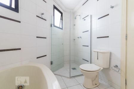 Apartamento à venda com 150m², 3 quartos e 2 vagas Apartamento à venda com 150m², 3 quartos e 2 vagasBanheiro da suite