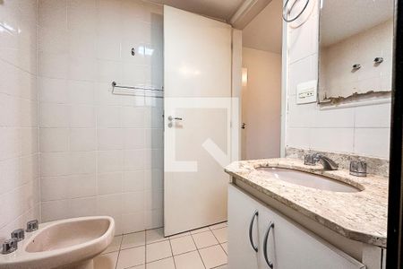 Apartamento à venda com 90m², 3 quartos e 2 vagas Apartamento à venda com 90m², 3 quartos e 2 vagasBanheiro do Quarto 2