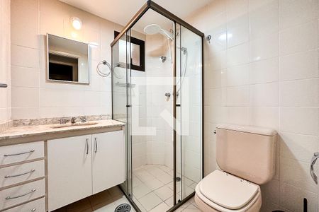 Apartamento à venda com 90m², 3 quartos e 2 vagas Apartamento à venda com 90m², 3 quartos e 2 vagasBanheiro Social