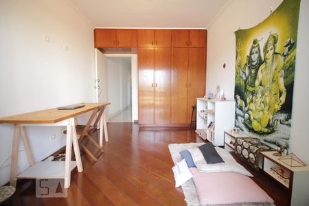 Casa à venda com 3 quartos, 220m² em Vila Suzana, São Paulo