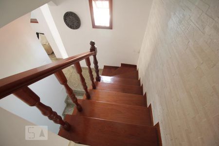 Escadas de casa à venda com 3 quartos, 220m² em Vila Suzana, São Paulo