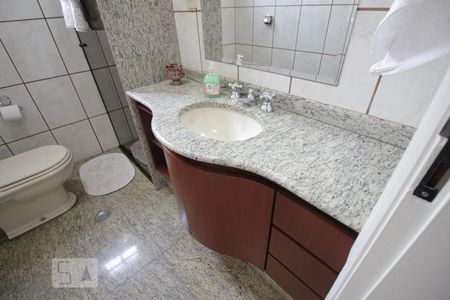 Pia de casa à venda com 3 quartos, 220m² em Vila Suzana, São Paulo