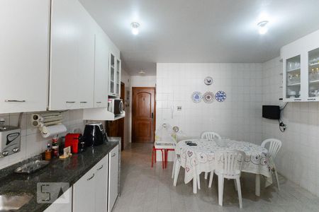Apartamento à venda com 138m², 3 quartos e 2 vagasCozinha