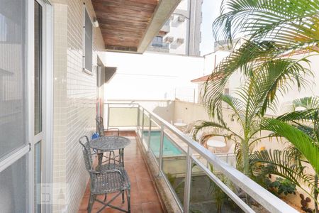 Apartamento à venda com 138m², 3 quartos e 2 vagasVaranda quarto 2