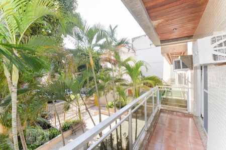 Apartamento à venda com 138m², 3 quartos e 2 vagasVaranda quarto 2