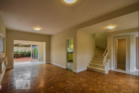 Casa à venda com 140m², 3 quartos e 2 vagasSala