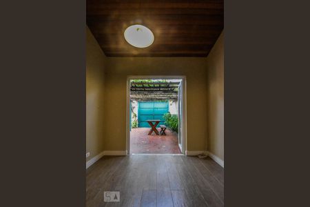 Casa à venda com 140m², 3 quartos e 2 vagasEdicula de Serviços