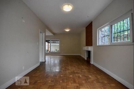 Casa à venda com 140m², 3 quartos e 2 vagasSala