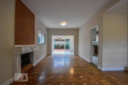 Casa à venda com 140m², 3 quartos e 2 vagasSala