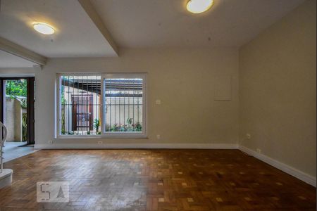 Casa à venda com 140m², 3 quartos e 2 vagasSala