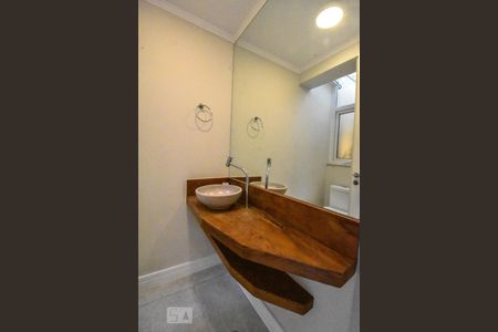 Casa à venda com 140m², 3 quartos e 2 vagasLavabo