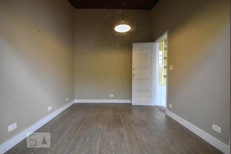 Casa à venda com 140m², 3 quartos e 2 vagasEdicula de Serviços