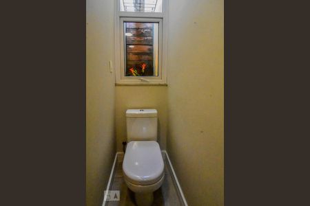 Casa à venda com 140m², 3 quartos e 2 vagasLavabo