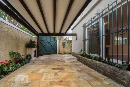 Garagem de casa à venda com 3 quartos, 140m² em Santo Amaro, São Paulo