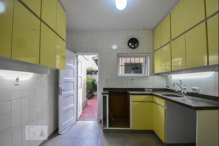 Casa à venda com 140m², 3 quartos e 2 vagasCozinha