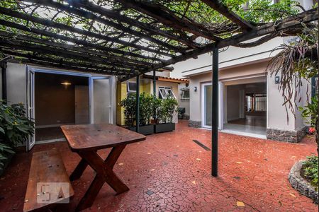 Casa à venda com 140m², 3 quartos e 2 vagasVarandaq