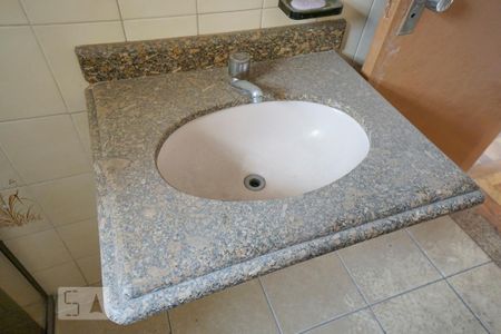 Banheiro de apartamento à venda com 2 quartos, 97m² em Guaiaúna, São Paulo