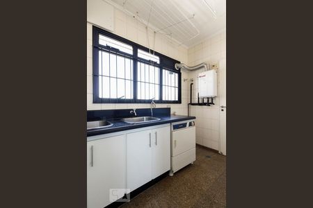 Apartamento à venda com 135m², 3 quartos e 2 vagasÁrea de serviço 