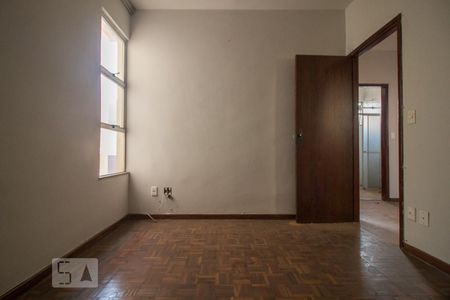 Quarto 2 de apartamento para alugar com 2 quartos, 95m² em Bonfim, Belo Horizonte